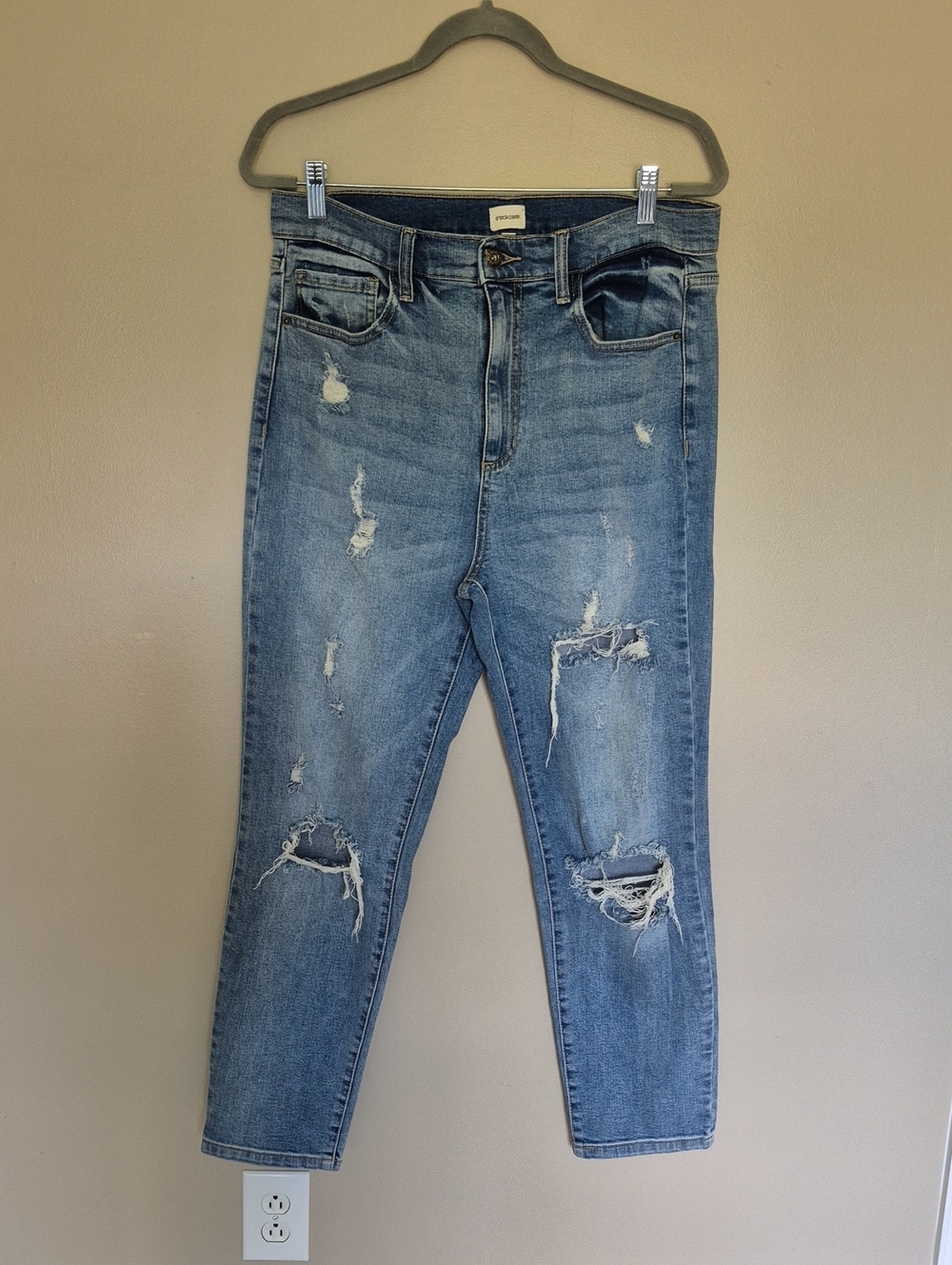 Sneak Peek Distressed Boyfriend Jeans - Light Blue